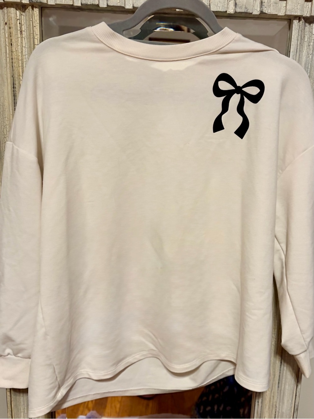 Women's Cream Bow-Accent Sweatshirt